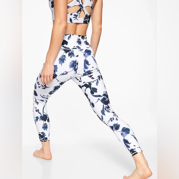 Athleta Water Flower 7/8 Tight - Picture 9 of 9